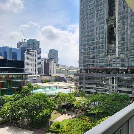 Luxury @ Bgc Sleeps 6 Comfortably Fast Wifi Pool! Appartement Manilla Buitenkant foto