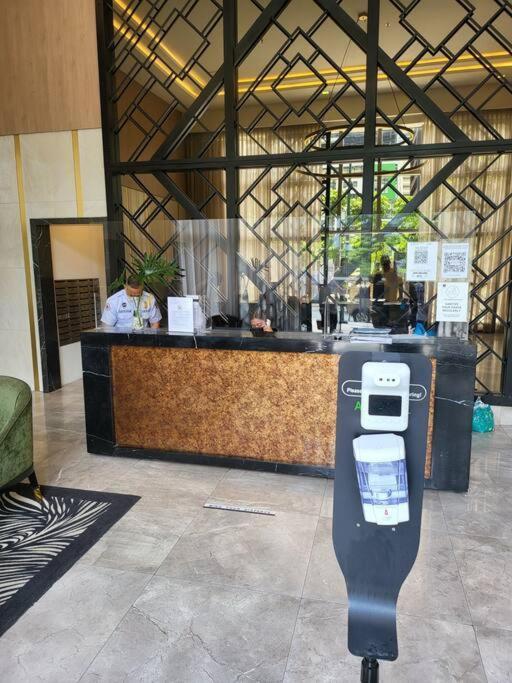 Luxury @ Bgc Sleeps 6 Comfortably Fast Wifi Pool! Appartement Manilla Buitenkant foto