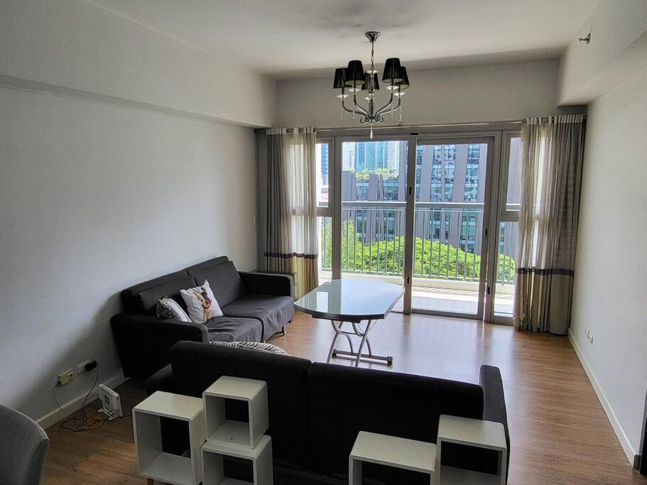 Luxury @ Bgc Sleeps 6 Comfortably Fast Wifi Pool! Appartement Manilla Buitenkant foto