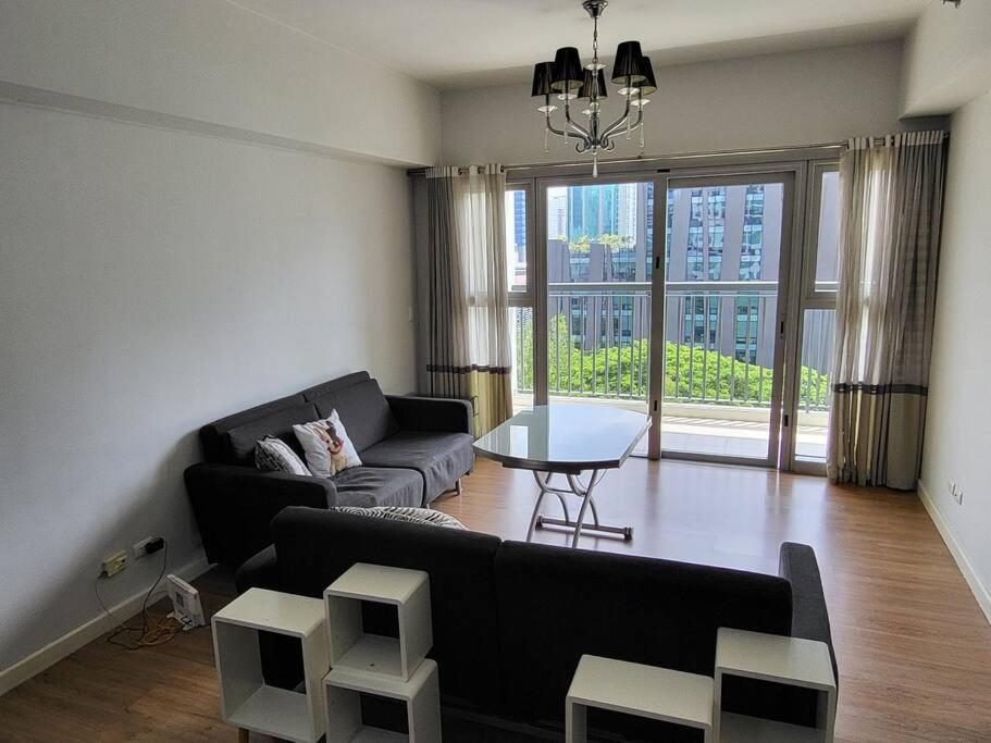 Luxury @ Bgc Sleeps 6 Comfortably Fast Wifi Pool! Appartement Manilla Buitenkant foto
